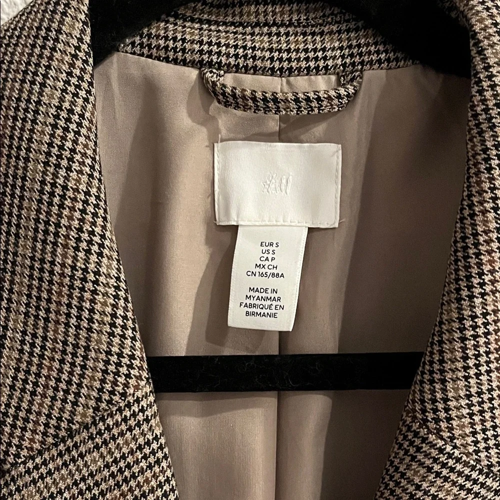 Women's H&M Plaid Blazer - Picture 2 of 4